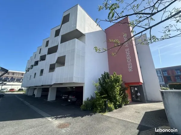 Studio 1 pièce 24 m²