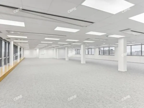 Bureau 502 m²