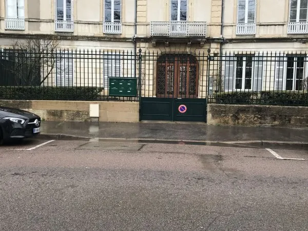 Loue appartement 57m² + parking privé