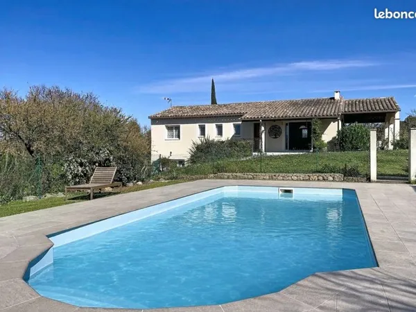 Propriété 6 pièces 160 m²
