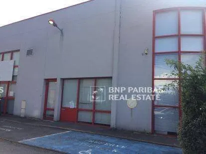 Local d'activité 193 m²