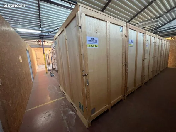 Box en bois de stockage aéré à la location sur site de stockage ou à domicile