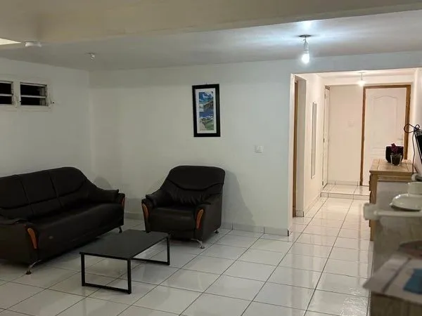Appartement moderne au coeur du Gosier - 2 chambres, parking sécurisé, à 5 min de la plage