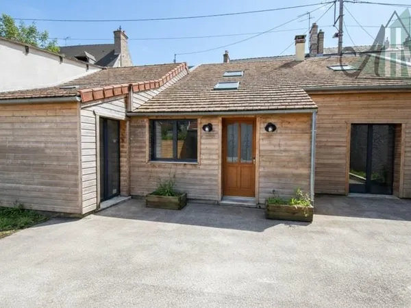 77 - Montereau Flt Yonne - Maison de 85 m2 Jardin 250 m2 env