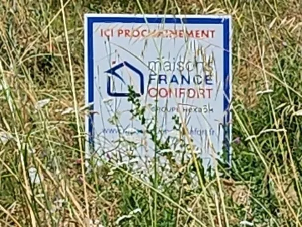 Terrain 695 m²