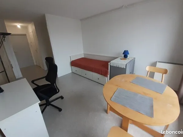 Beau studio meublé 21m2