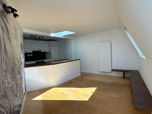 Duplex dernier étage - Bonne Nouvelle