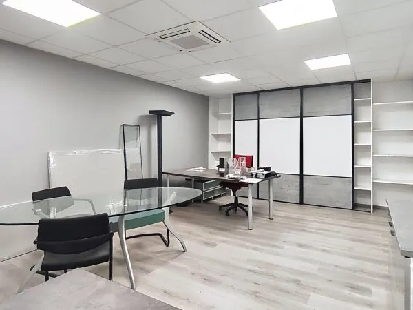 Local commercial 300 m²