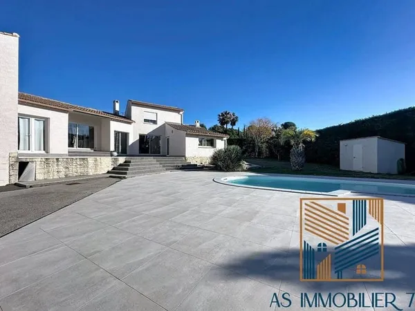 Maison 4 pièces 220 m²