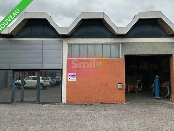 Local d'activité 148 m²
