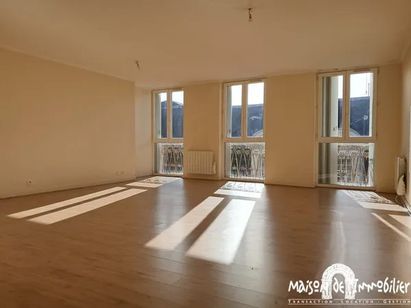 A louer à COGNAC - Appartement 3 pièces - 93m2 - Parking