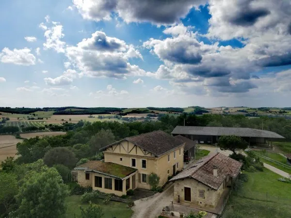 Propriété à vendre, Gers: DPE A Propriété équestre (ou propriété privée) sur son promontoire, très a