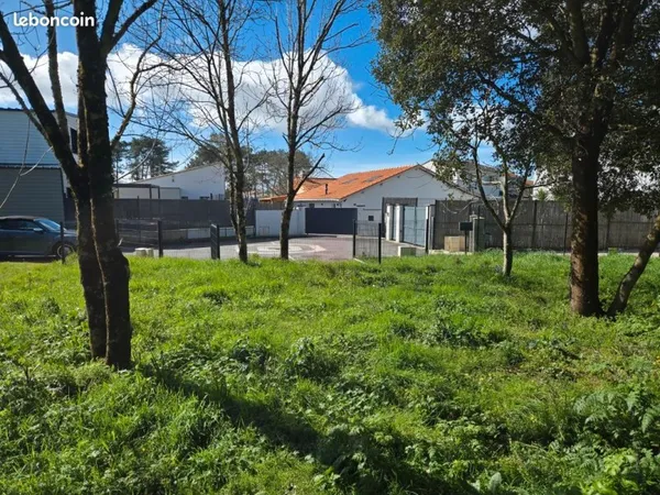 Terrain constructible 381m²