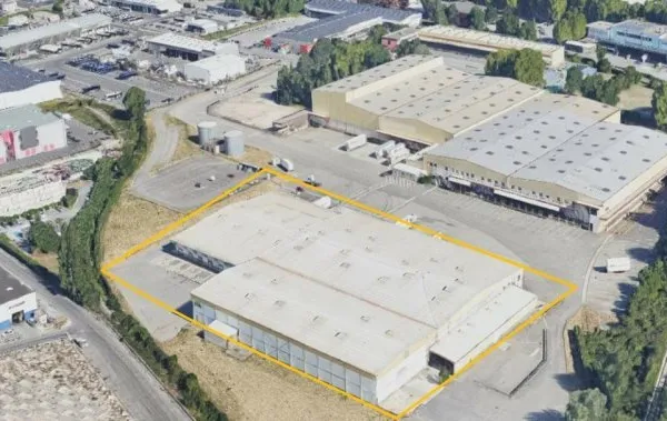 Local commercial 3071 m²