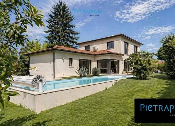 Maison 5 pièces 183 m²