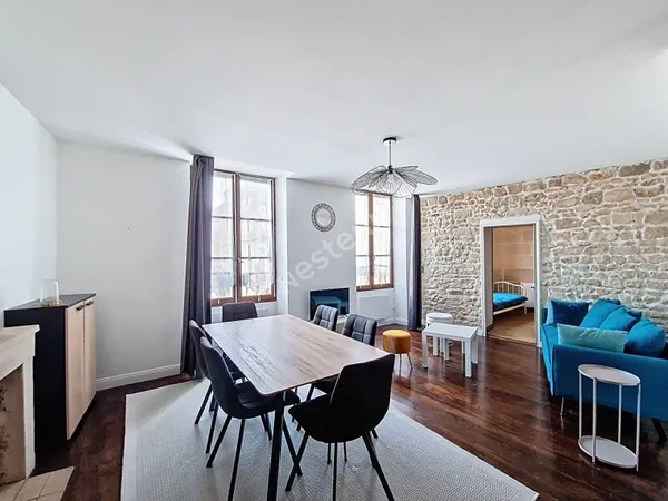 Charmant Appartement 3 Pièces à Louer à Poitiers Place Charles VII !