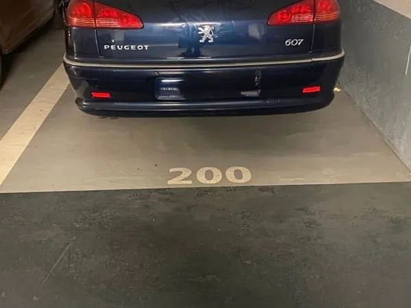Parking 12 m²