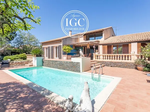 LA COURONNE| 8 pièce(s) | 210 m2 | Terrain 2400 m2 | Dépendance | Calme et à proximité de la mer
