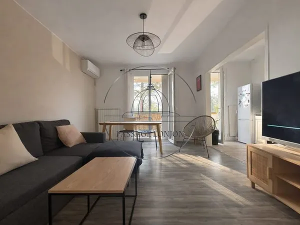 Joli F2 de 48m2 avec terrasse et parking