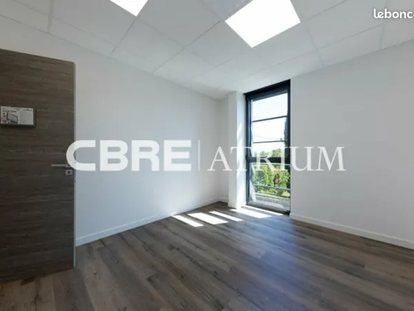 BUREAUX 22 m² AUBIERE