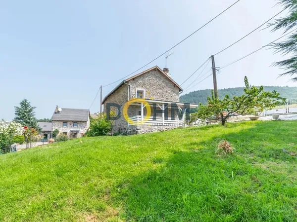 Maison Rénovée avec 2 Logements Indépendants dandsun village