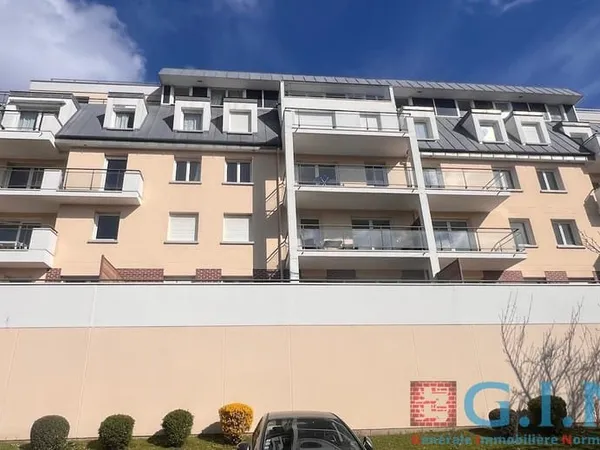 ROUEN / STUDIO / GARAGE / TERRASSE