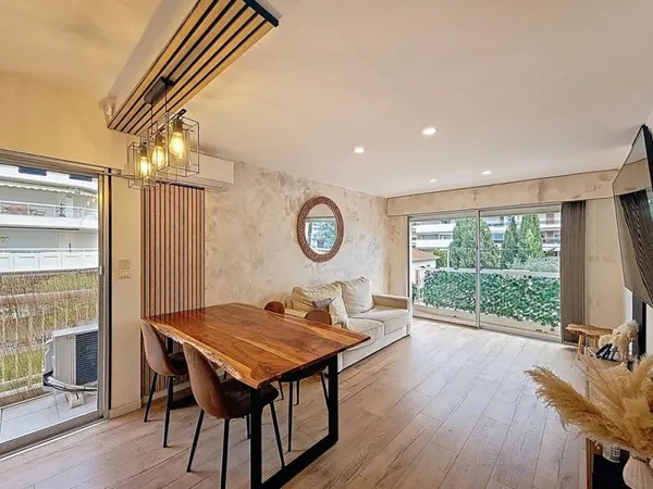 T2 44 m2 TERRASSE PARKING CAVE CANNES BASSE CALIFORNIE