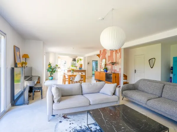 Vends maison - 234m²