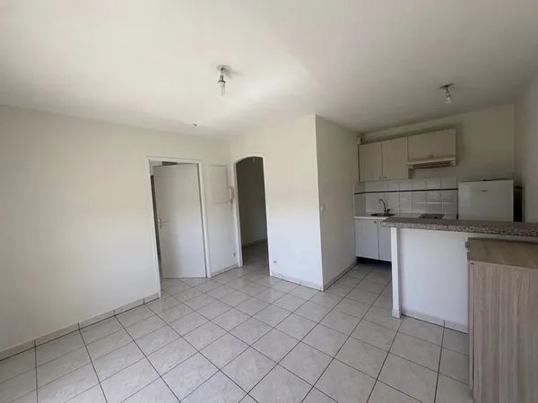 T2 33m2 avec balcon et piscine