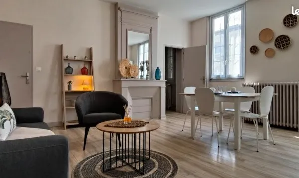 Duplex meublé 2 Chambres 2 [URL masquée pour votre sécurité] bain Angoulême Hôtel de Ville. Eau, cha