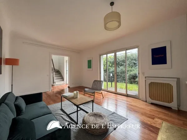 Vends maison - 105.82m² - 5 pièces, 3 chambres - Rueil-Malmaison 92500