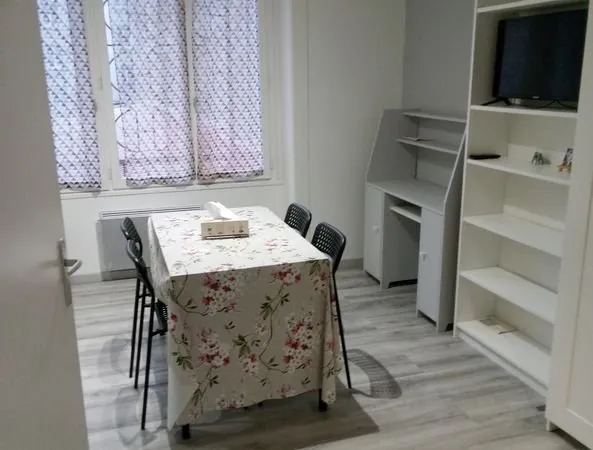 Loue studio meublé