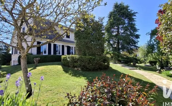 Maison 11 pièces 324 m²