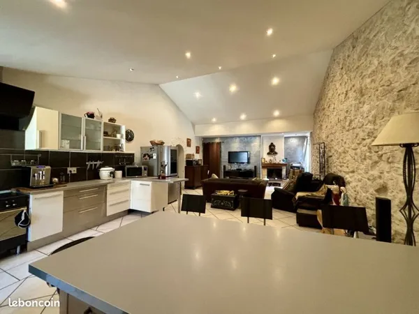 Maison 2 pièces 85 m²