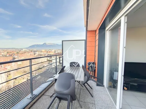 Appartement meublé proche centre immeuble sécurisé