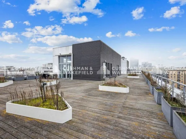 Bureaux 832 m²