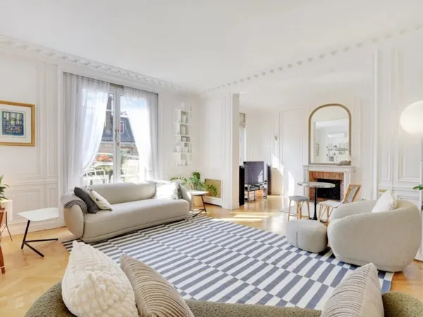 CDG ETOILE / BEAUJON - Bel appartement meublé et climatisé avec