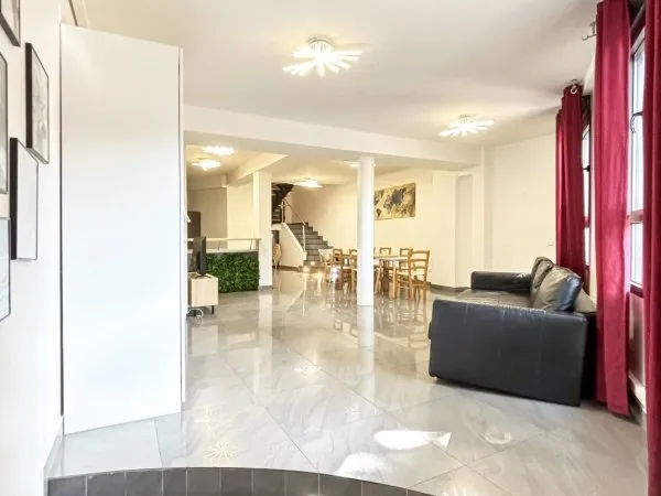 Maison 5 pièces 200 m²