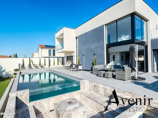 Propriété 8 pièces 322 m²