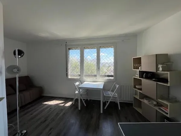 STUDIO MEUBLE - MONTROUGE