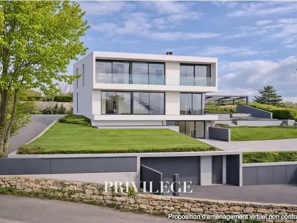 Maison de 325 m2 sur un terrain de plus de 1738 m2 avec vue