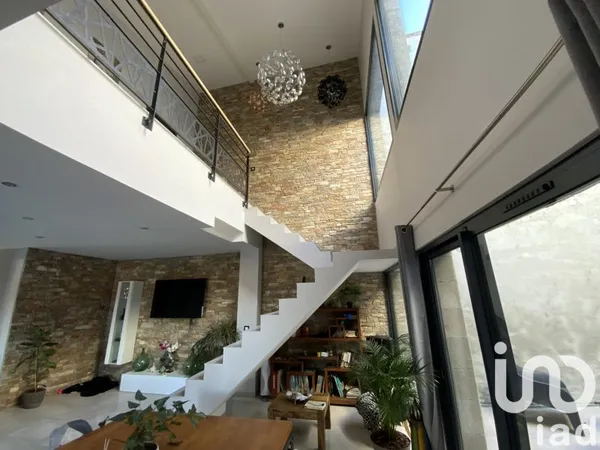 Maison 7 pièces 305 m²