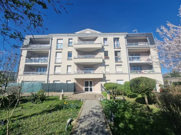 CHARMANT 2 PIÈCES AVEC TERRASSE À NOISY-LE-SEC