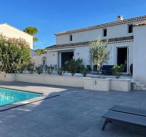 Maison Location Éguilles 5p 135m² 2600€
