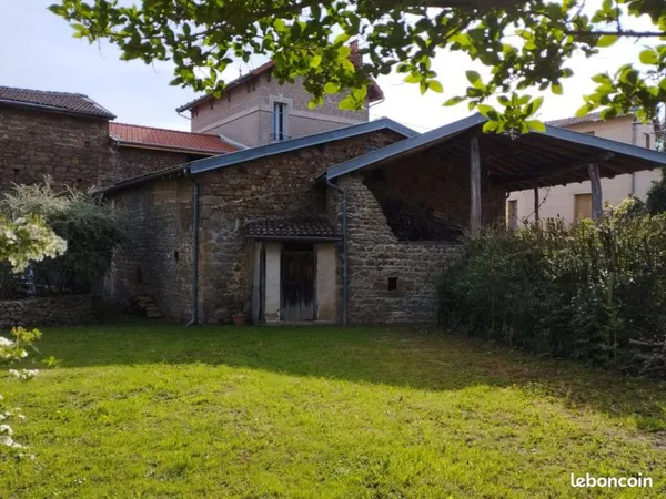Maison à Domaize avec grange et jardin