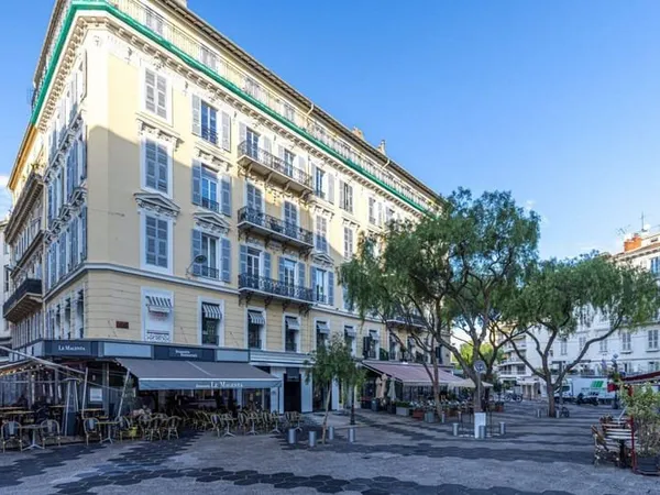 Bureaux 100 m²