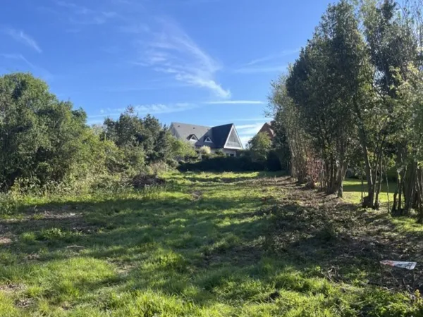 Terrain 1085 m²