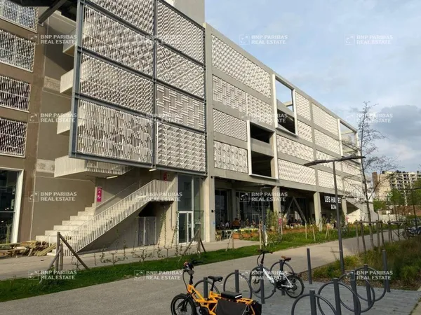 Bureaux 1203 m²