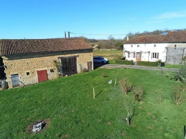 Maison Vente Nanteuil-en-Vallée 2p 62m² 75000€