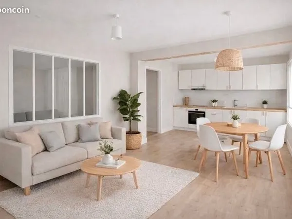 Istres Centre - T2 35 m² - Dernier étage / Faibles charges / A rafraichir